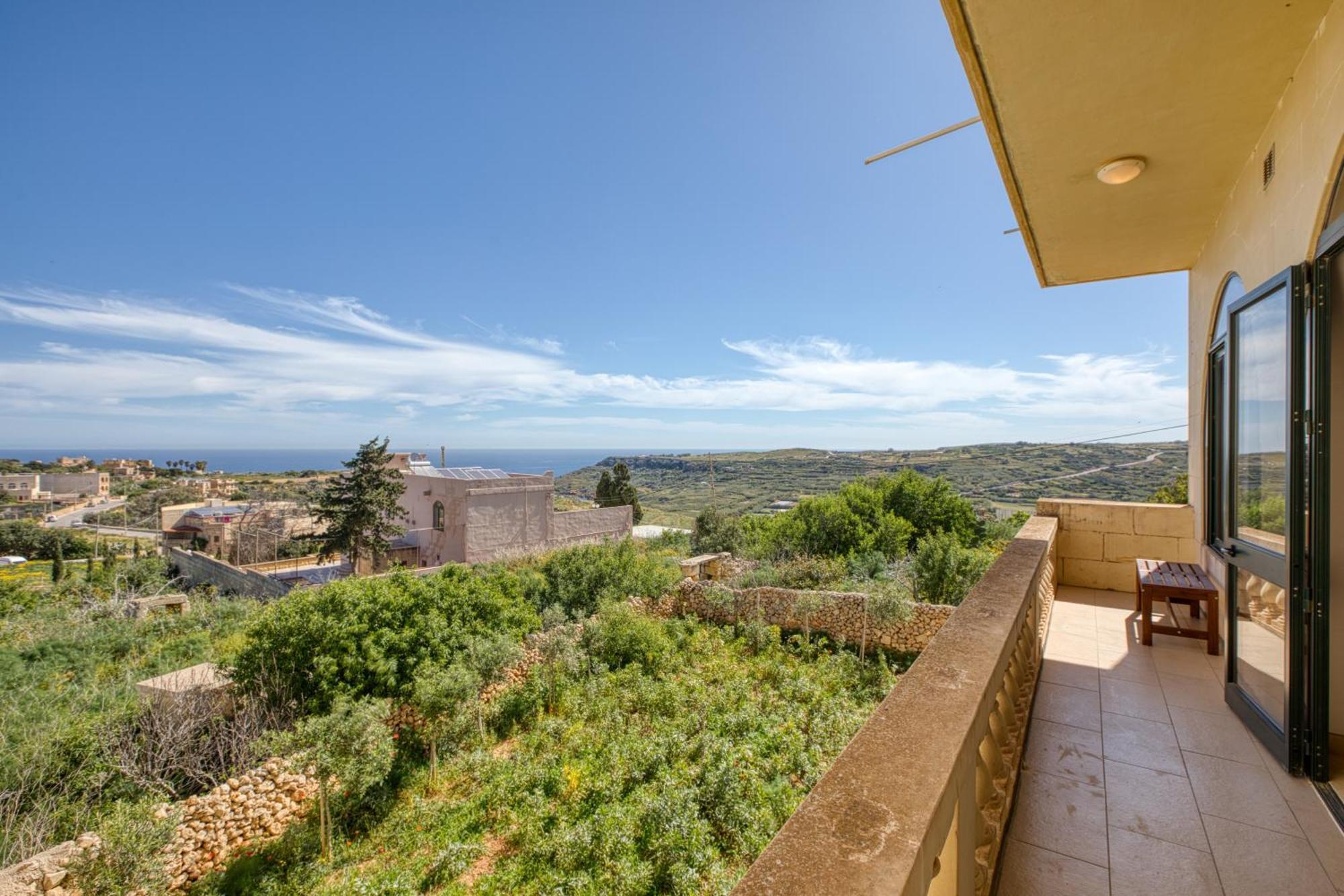 Spacious, Bright, Valley & Sea View Maisonette Xagħra Exterior foto